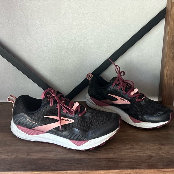Brooks Cascadia Women's Running Shoes SZ 11.5 - Picture 2 of 6